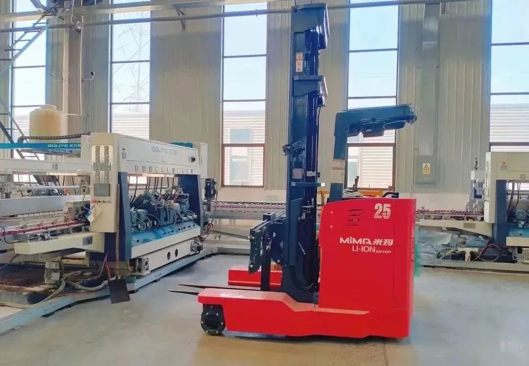米玛MiMA电动叉车.jpg 米玛MiMA电动叉车.jpg