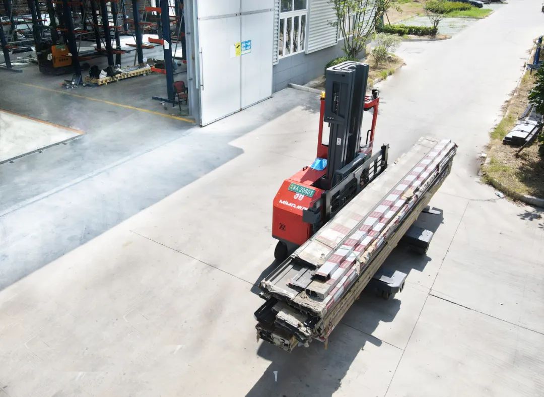 米玛MiMA四向前移式叉车.jpg
