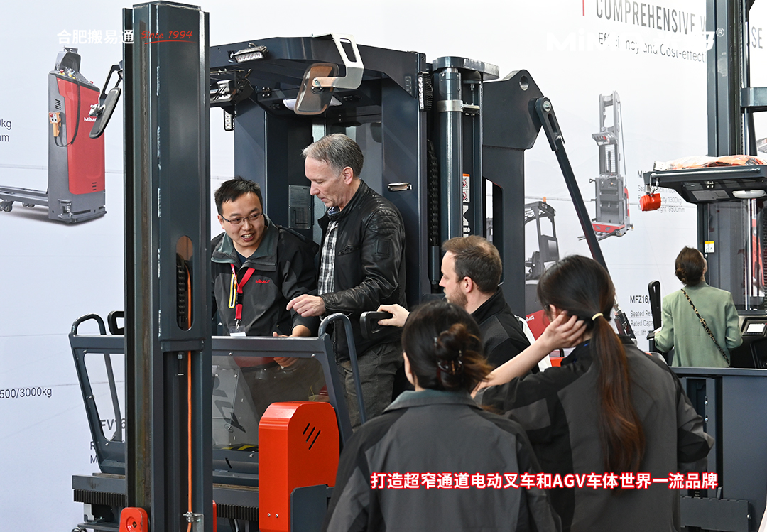 4.4加logo.jpg 4.4加logo.jpg